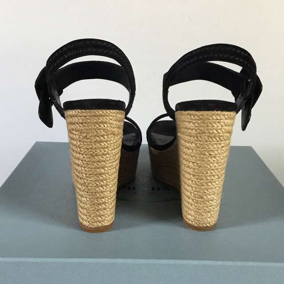 PRADA - Picture 2 of 16